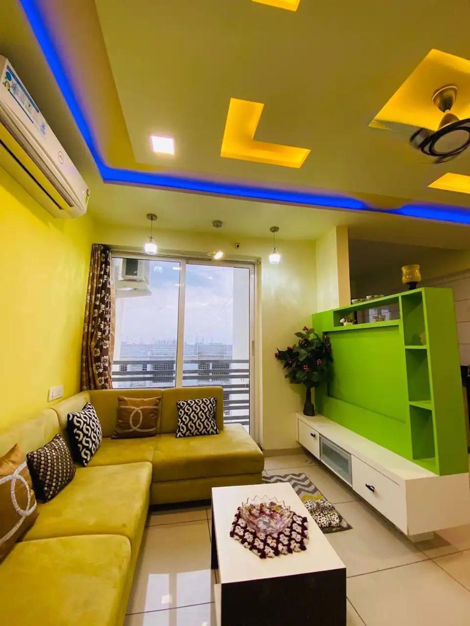 7 Seasons Palm Suite With Sky Orbit, Balcony, Swimming Pool, Wifi, Playground Раджкот Экстерьер фото